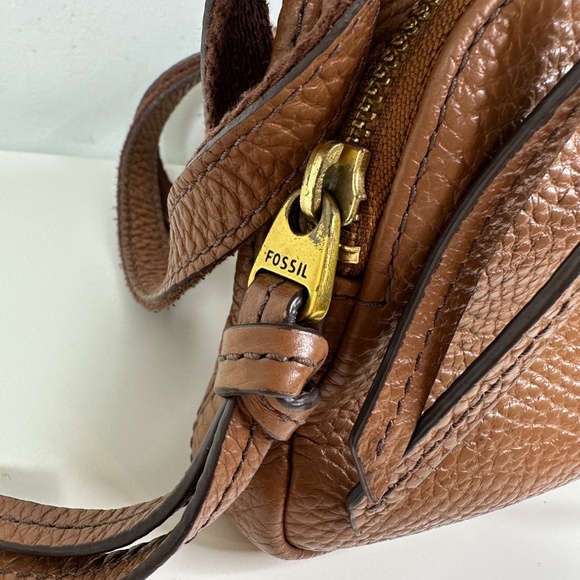 Fossil Brown Pebble Leather Shoulder Crossbody Zip Bag 9"x 6.5" Adjustable Strap - Picture 5 of 14